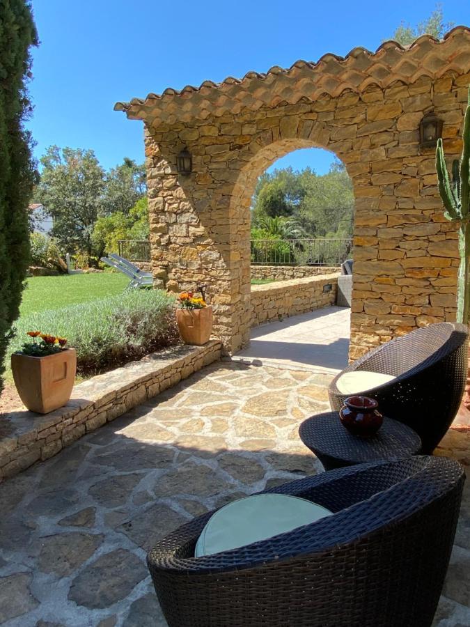Une Pause En Provence Le Beausset Exterior photo